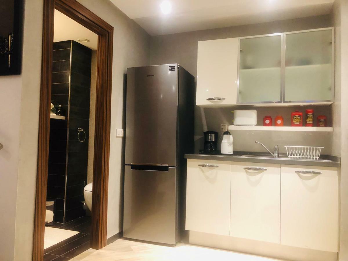 Apartment Loft With Jacuzzi,italian Furniture & Wide View On Tunisia Mall