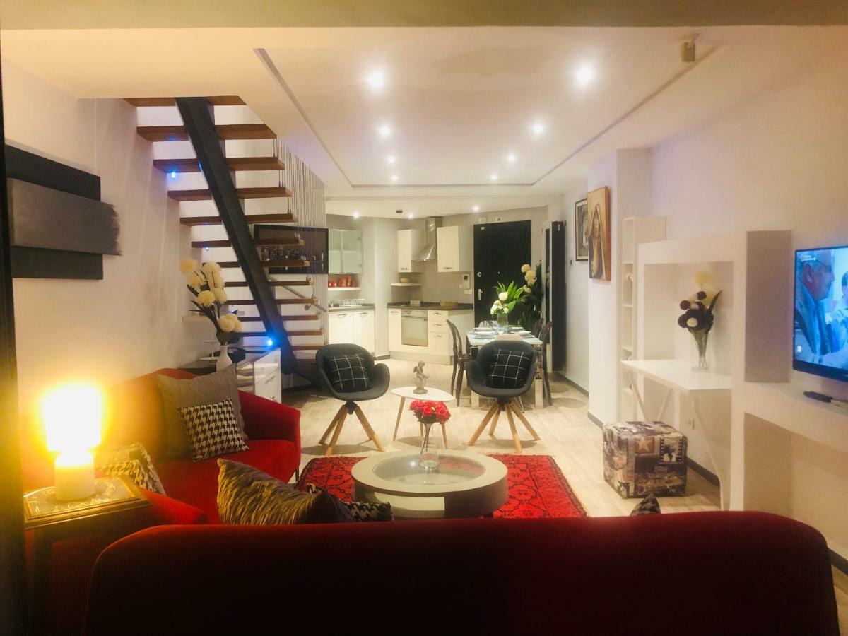 Loft With Jacuzzi,italian Furniture & Wide View On Tunisia Mall Apartment Tunis