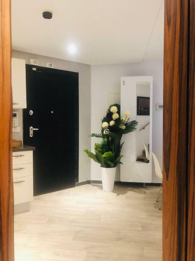 Loft With Jacuzzi,italian Furniture & Wide View On Tunisia Mall