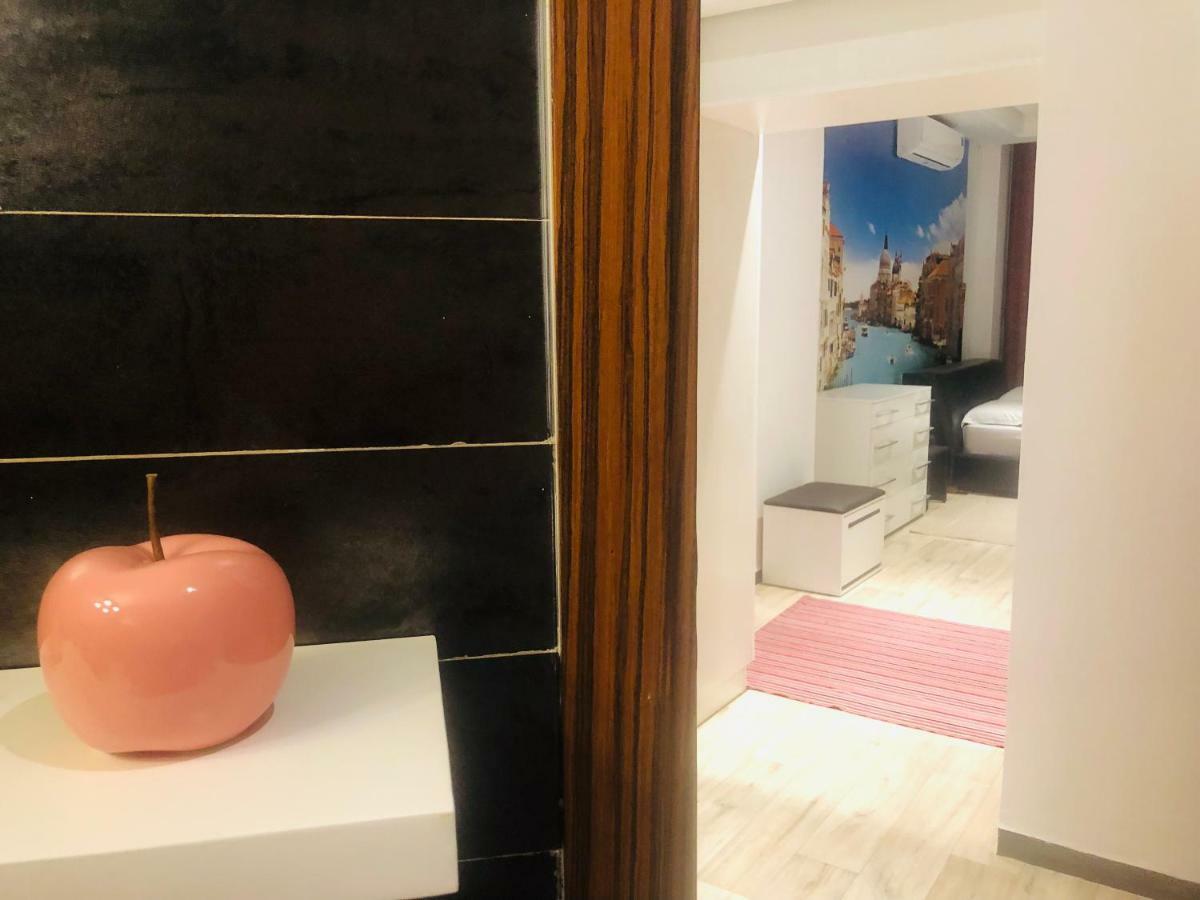 Apartment Loft With Jacuzzi,italian Furniture & Wide View On Tunisia Mall *