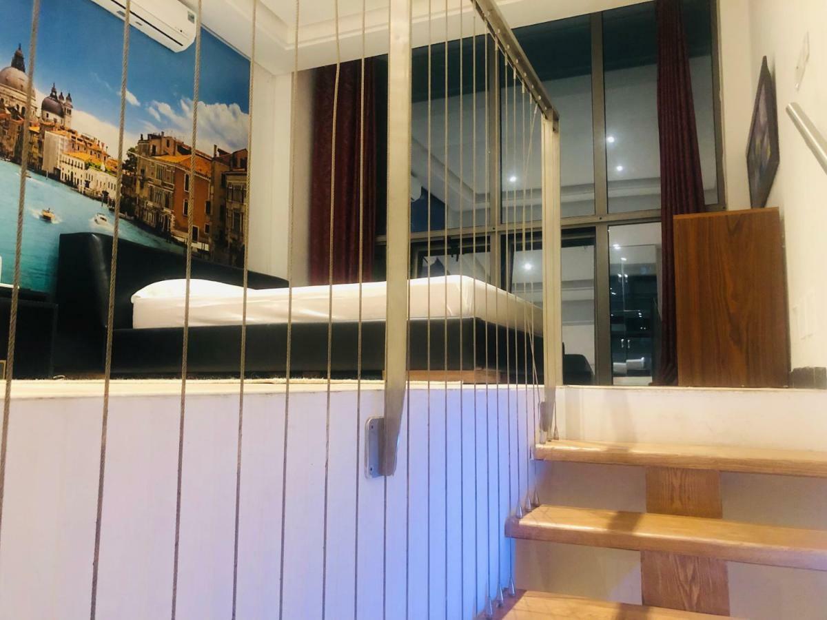 Loft With Jacuzzi,italian Furniture & Wide View On Tunisia Mall Apartment Tunis