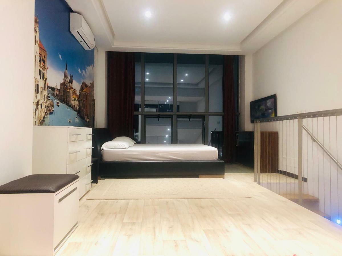 Apartment Loft With Jacuzzi,italian Furniture & Wide View On Tunisia Mall