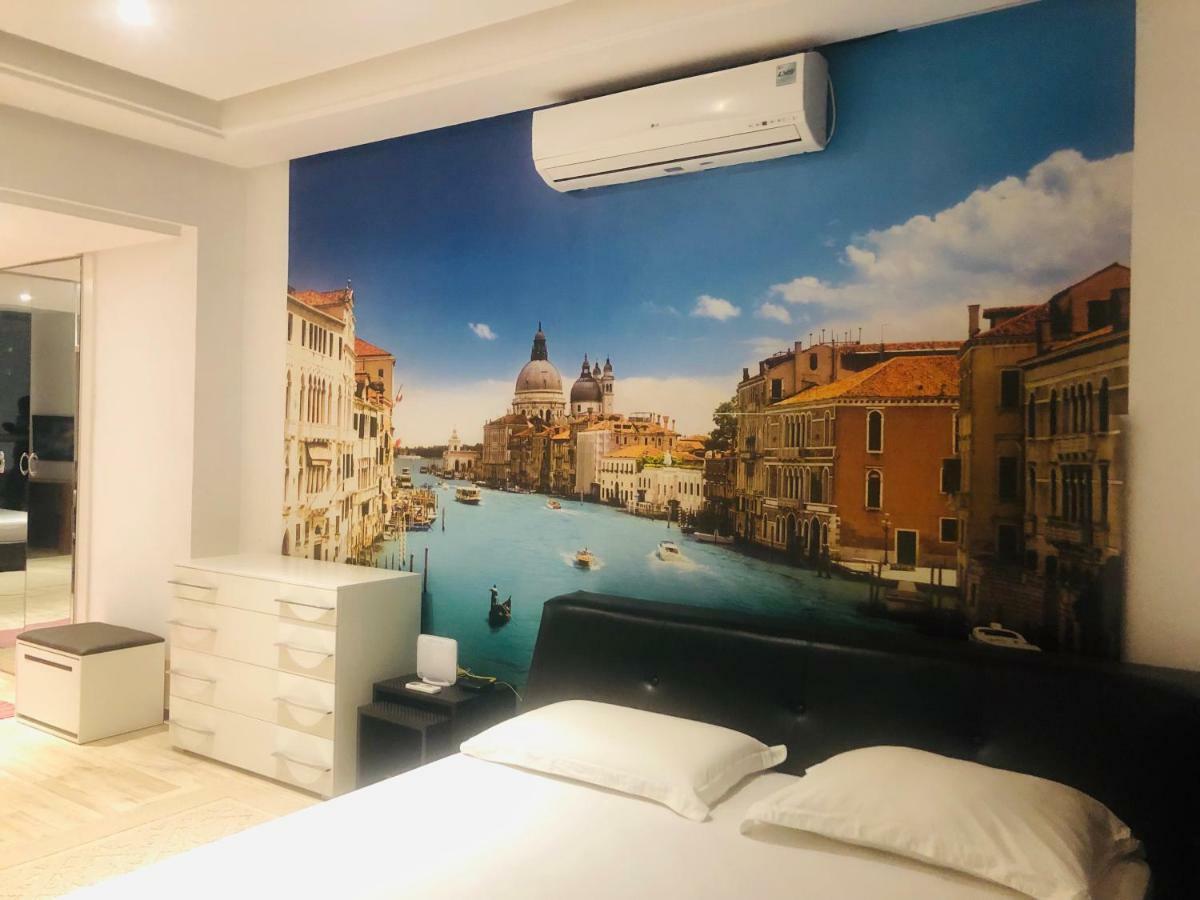 Apartment Loft With Jacuzzi,italian Furniture & Wide View On Tunisia Mall *