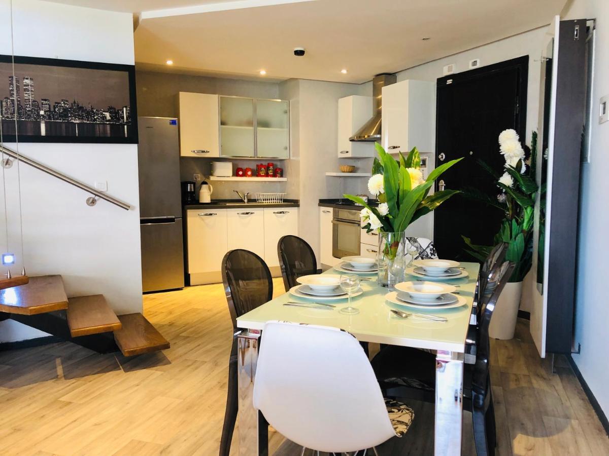 Loft With Jacuzzi,italian Furniture & Wide View On Tunisia Mall Apartment Tunis