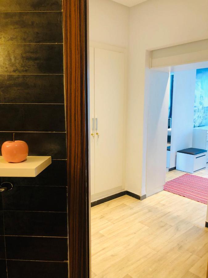 Loft With Jacuzzi,italian Furniture & Wide View On Tunisia Mall Apartment *